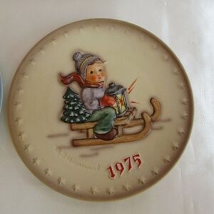 M.J. Hummel 5th Annual Plate - 1975 - W. Goebel, West Germany - Cute Boy on Sled